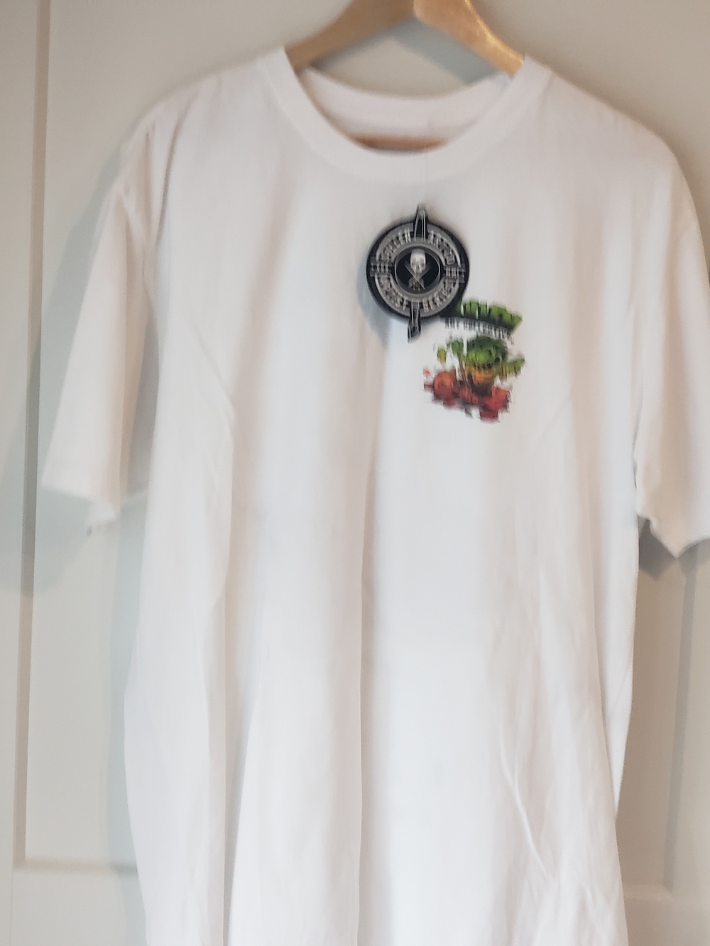 Sullen - White Short-Sleeve Graphic Tee with Compass Emblem